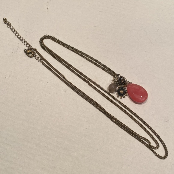 NIB Faux Pink Jade with Charms Necklace - Picture 2 of 4